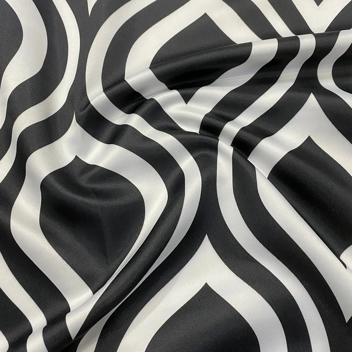 Groovy Print (Lamour) Table Linen in Black