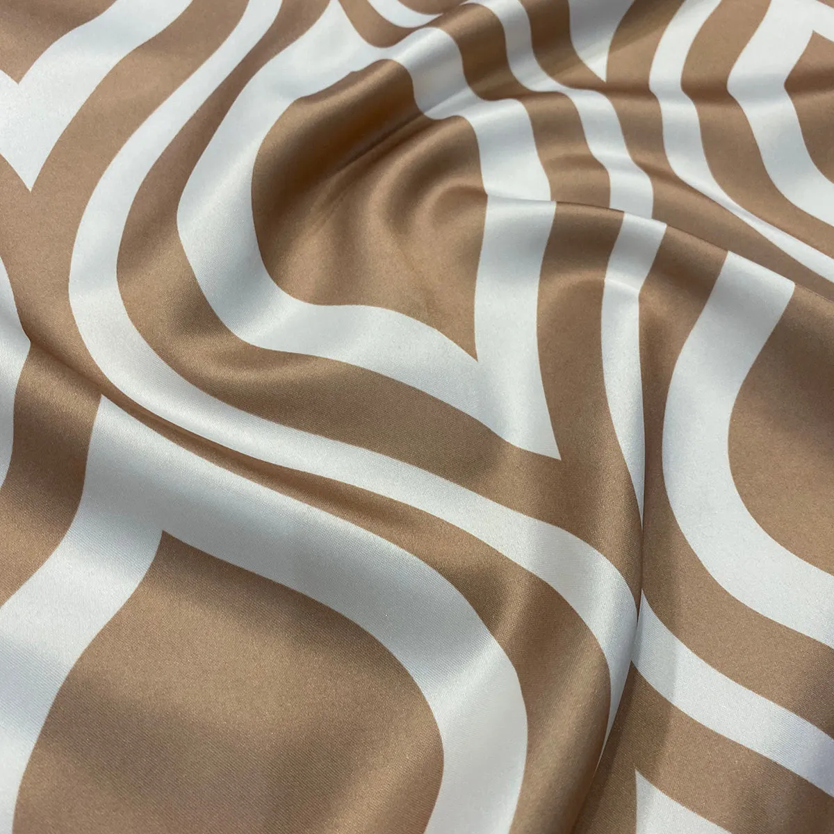 Groovy Print (Lamour) Table Linen in Taupe
